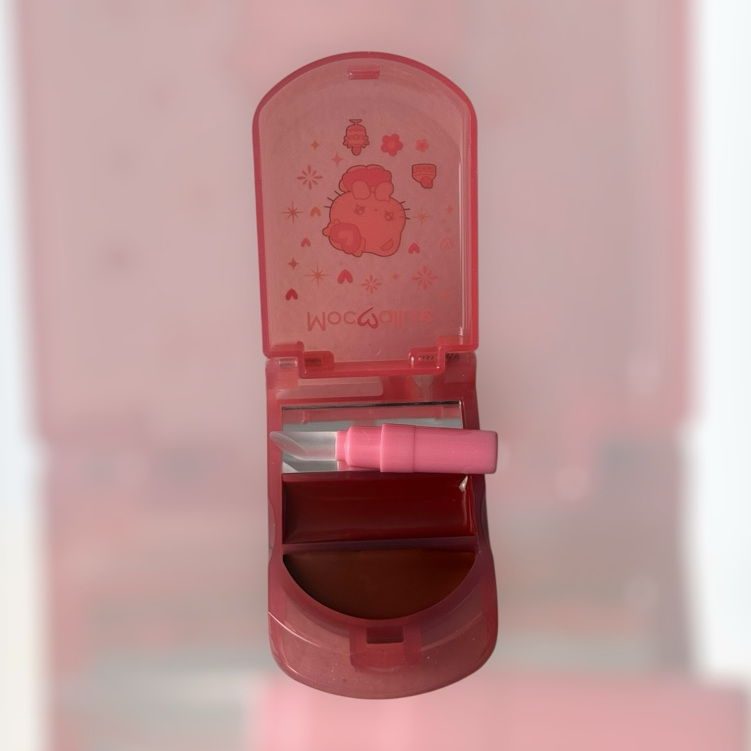 Phone lipgloss matte